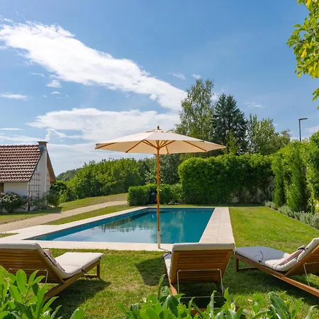 Luxus Mit Grossem Pool Alleinlage Naehe Graz