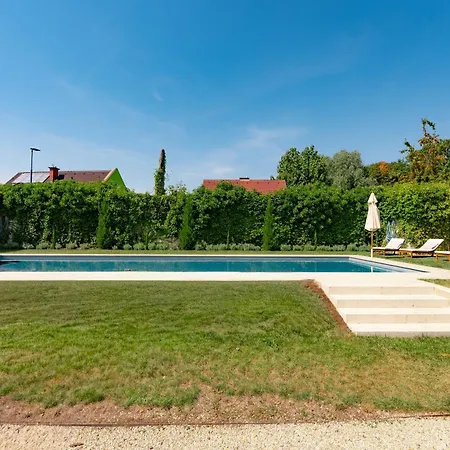 Luxus Mit Grossem Pool Alleinlage Naehe Graz Villa